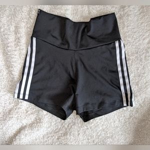 LAST CHANCE / DONATING SOON Adidas Shorts 🖤